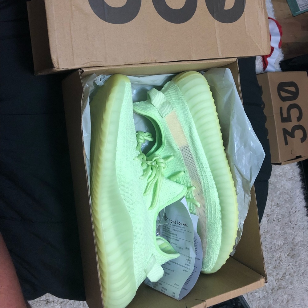 Yeezy 350 V2 “GLOW”